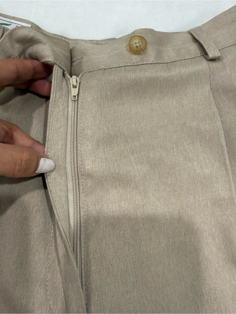 Vintage Lacoste Pleated Bermuda Colette Shorts Beige Tan Old Money Size 10 - Picture 7 of 12